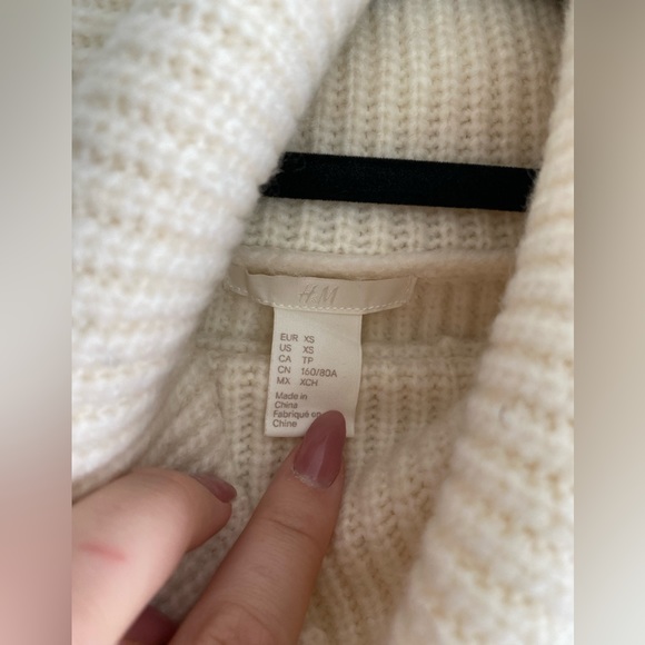 Oversized knit sweater *like new - Picture 4 of 4